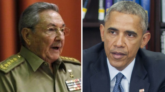 WH hints Obama may meet with Cuban president, Castro
