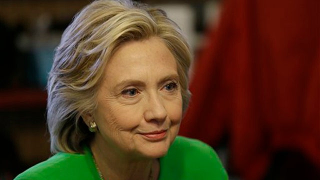 Clinton kicks off 2016 campaign with small-scale approach