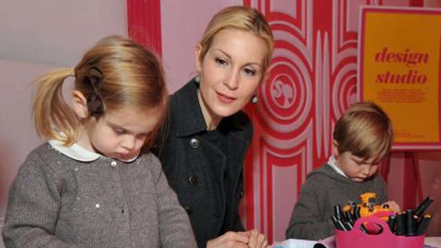 Kelly Rutherford's kids stuck in France with ex-husband?