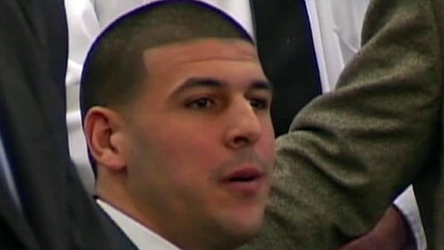 Hernandez appears to mouth 'you’re wrong' to jurors 