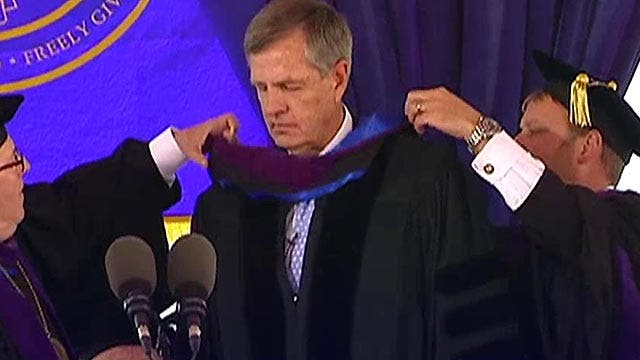 Brit Hume gives commencement address at Pepperdine 
