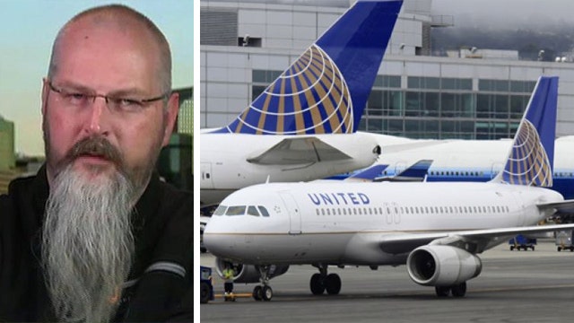 Security expert banned from United Airlines over tweet