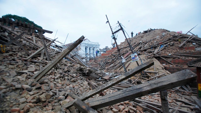 Death toll rises to over 1,100 in Nepal earthquake