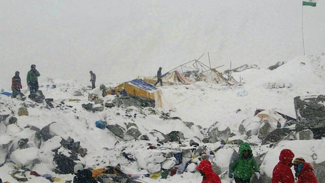 Nepal earthquake triggers avalanche on Mt. Everest