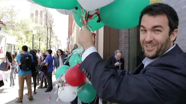 Activists 'celebrate' Iranian hangings with ice cream party