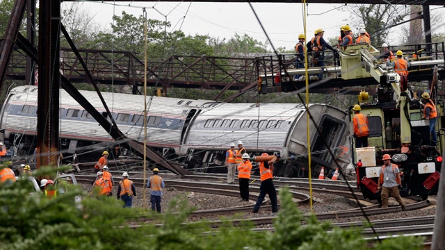 Expert: 'Maintenance' eyed in deadly Amtrak derailment