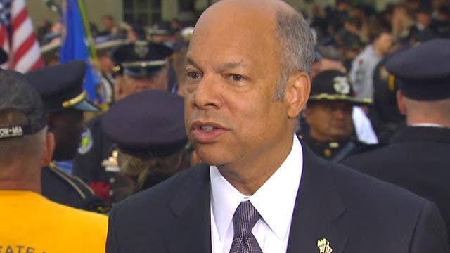 DHS Secy: Important for leaders to honor law enforcement