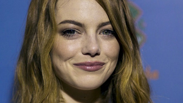Crowe says sorry for casting Emma Stone