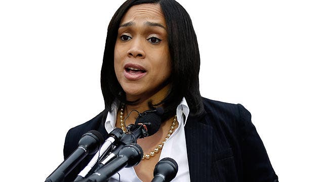 Mosby trying to scare cops, hide something in Gray case?