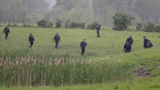 Manhunt continues in upstate New York for escaped murderers