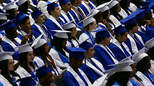 Maryland high school to make graduation robes unisex