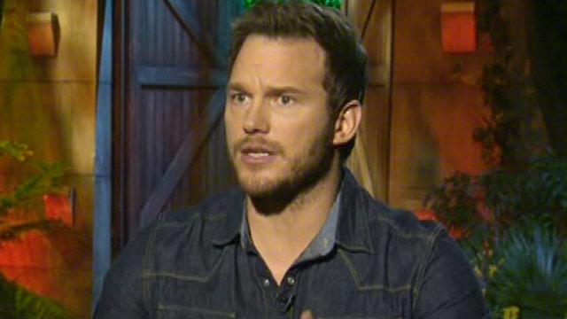 'Jurassic World' stars talk dino facts