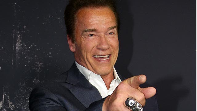 Hollywood Nation: Schwarzenegger freaks out fans