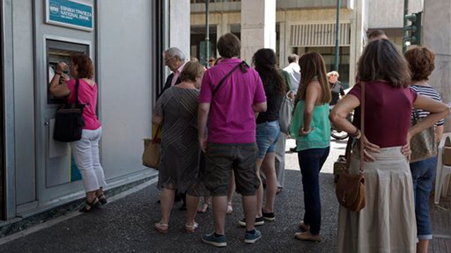 Banks close in Greece as money crisis worsens