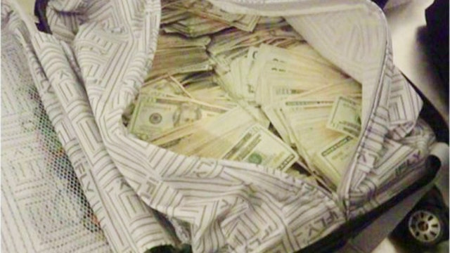 TSA tweets photo of passenger's luggage filled with cash