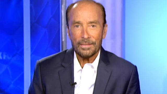 Lee Greenwood still proud to be an American