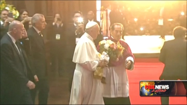 Francis offers blessing to the Ecuadorian people