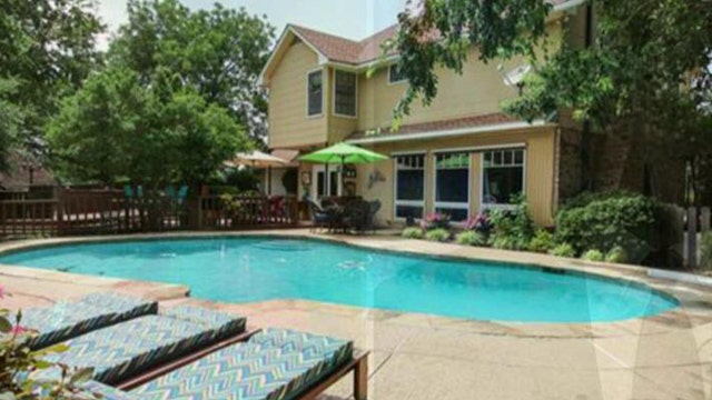 The hottest houses with pools for sale