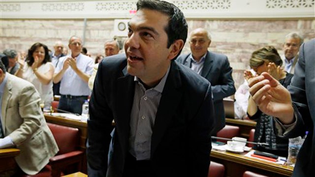 Greece makes proposals to avoid financial collapse