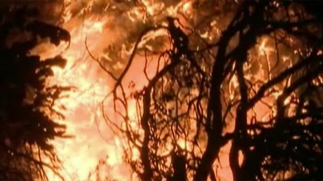 Crews battle massive wildfire in northern California