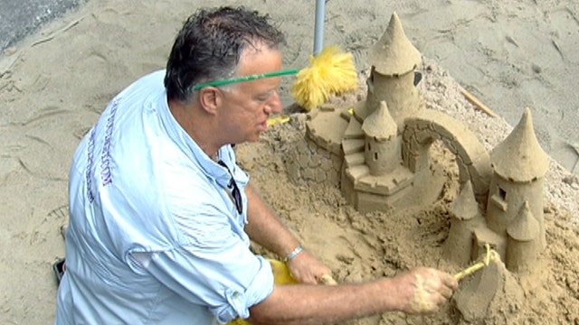 Fox Flash: Build the best sandcastle on the beach