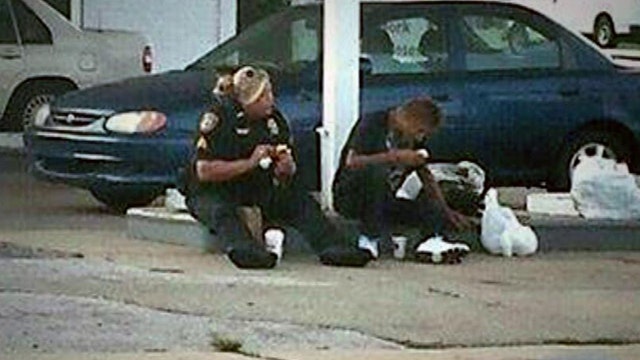 Police Officer S Compassion Caught On Camera Fox News Video