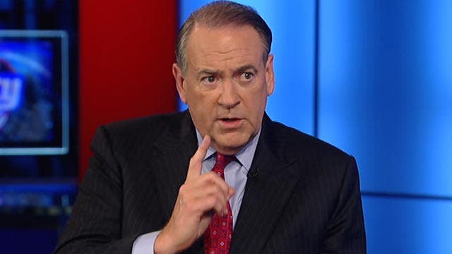 Mike Huckabee stands by his Holocaust reference