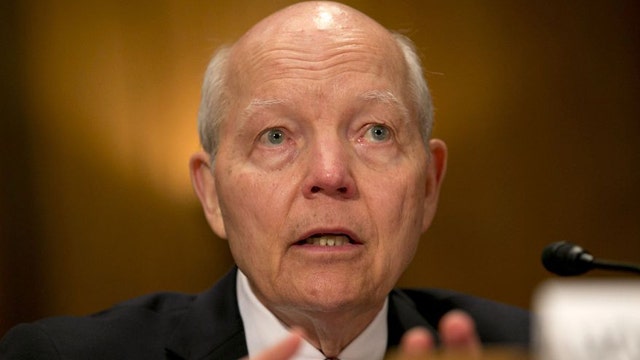 WH stands by embattled IRS chief despite targeting scandal