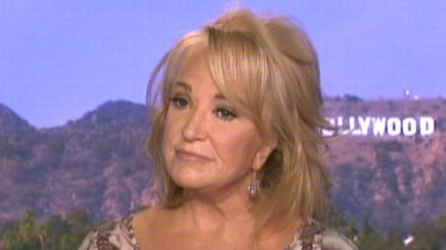 Tanya Tucker hospitalized after falling during tour