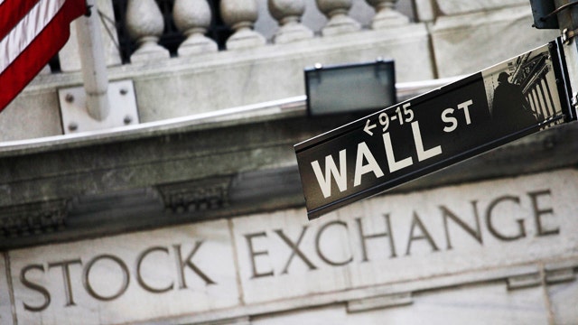 Who will handle topic of economic fallout best in debates?