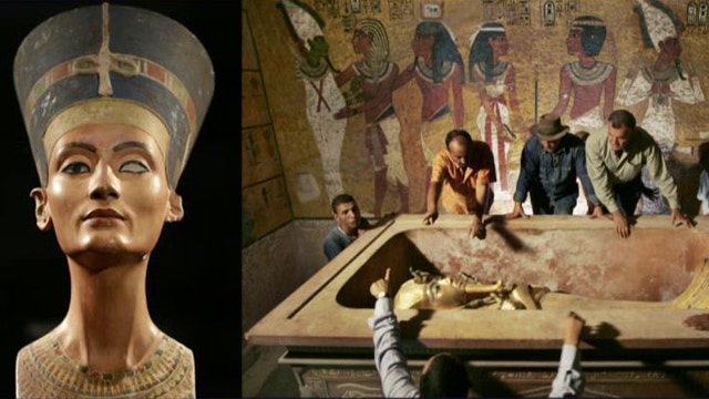 Could Egyptian queen Nefertiti be hidden in King Tut's tomb?