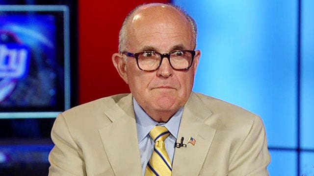 Giuliani says Hillary got a 'political break' in server saga