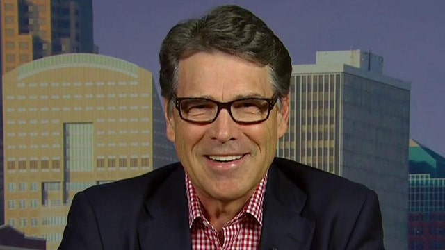Rick Perry responds to rumors he's leaving presidential race