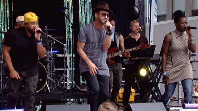 TobyMac performs 'Feel It'