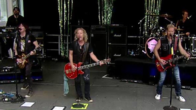 Night Ranger performs 'Sister Christian'