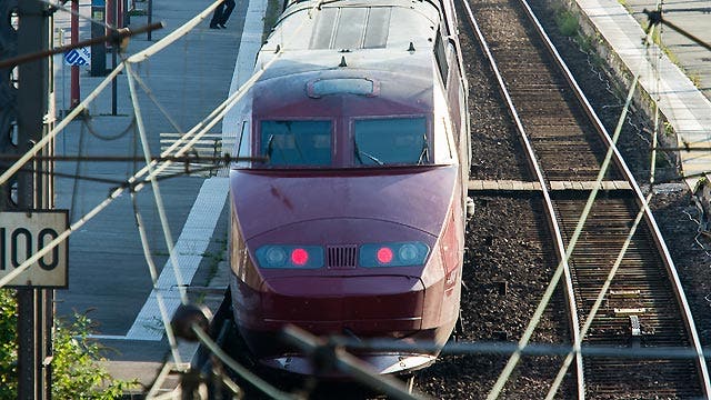 Report: US soldiers overpower gunman on French train