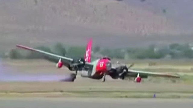 Pilot executes incredible landing in plane with one wheel