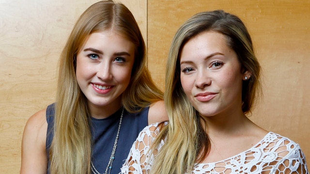 Maddie & Tae: Girls and country songs