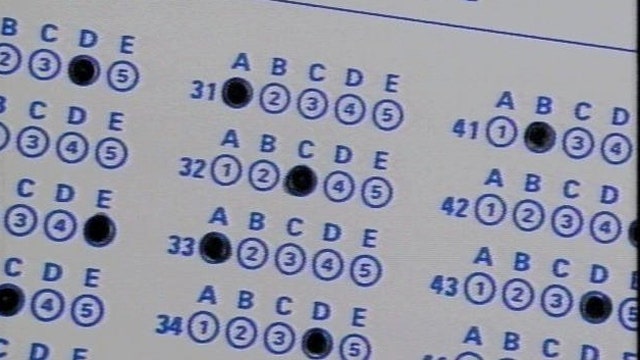 SAT scores sink to lowest level since 2005