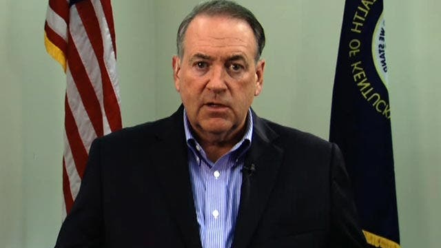 Huckabee blasts 'judicial overreach' in Kim Davis case