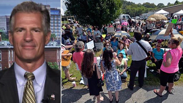 Scott Brown 'disappointed' by candidates joining Davis rally