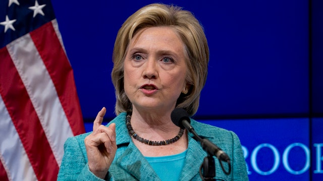 Clinton offers first apology for private email server