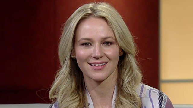 Jewel talks yoga pants, sexual harassment and new music