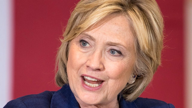 Clinton brushes off 29-point drop in support among women