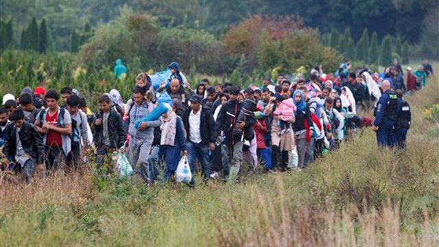EU calls emergency summit amid migrant crisis