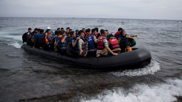 Syrian refugees brave dangerous seas to get to Greece