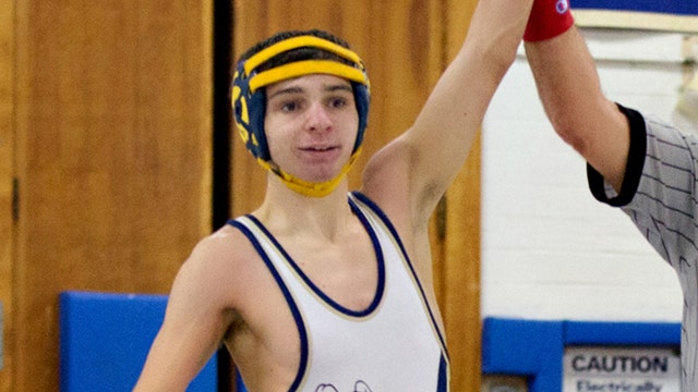 Teen overcomes cancer, loss of leg to compete in wrestling