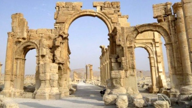 ISIS reportedly destroys Syrian Arch of Triumph