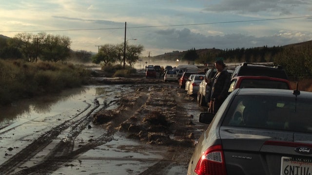 Calif. flooding traps vehicles, leaves drivers stuck in mud