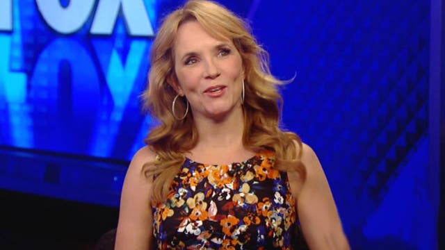 Lea Thompson shares stories from 'Back to the Future'
